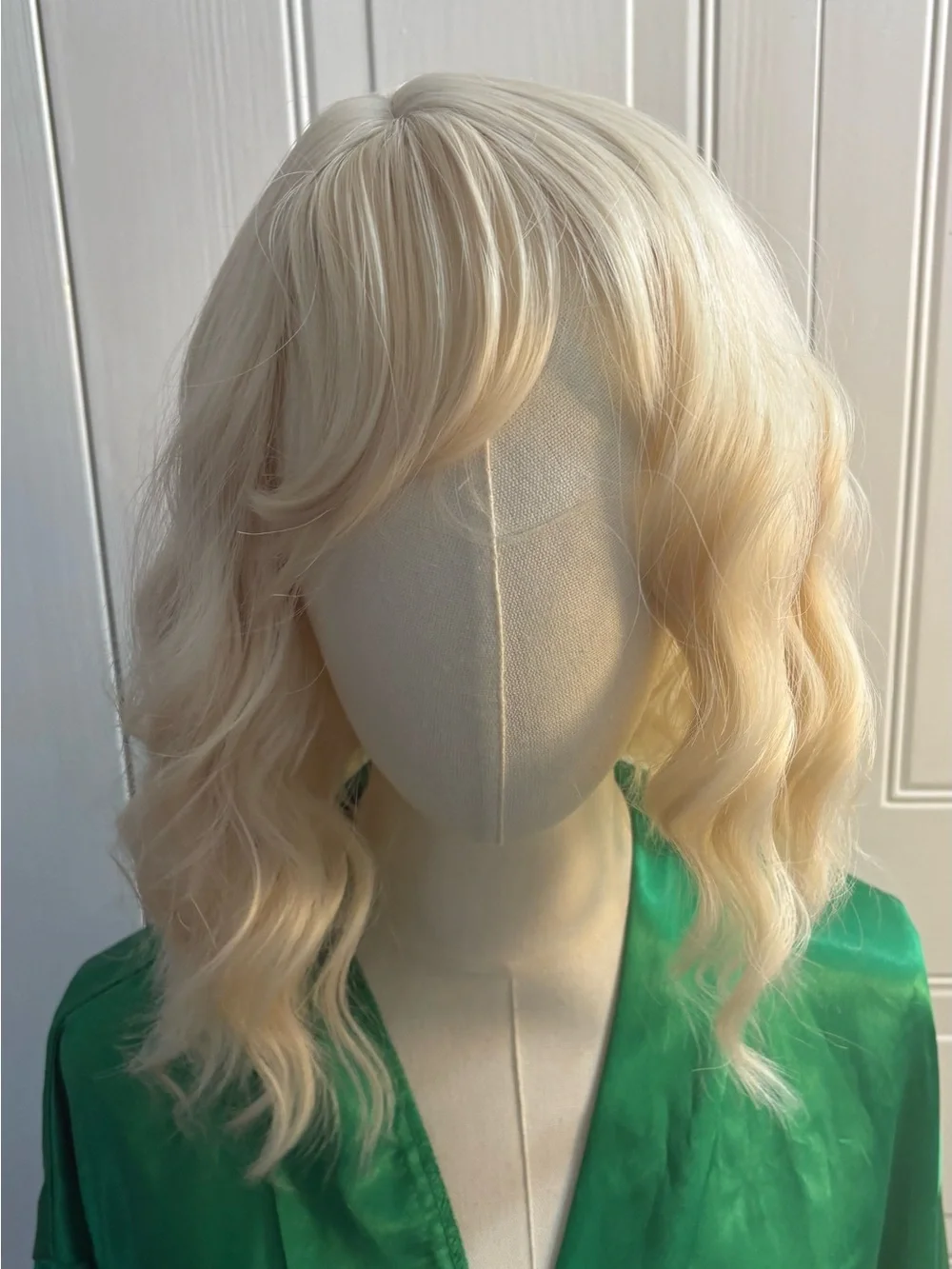 Short Wavy Blonde Synthetic Wig with Bangs for Women Daily Use Or Party Wear